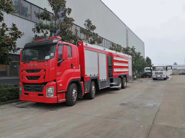 五十鈴後雙橋幹粉泡沫消防車(chē)