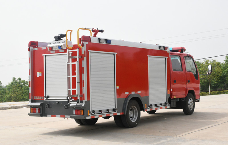 五十鈴2.5噸水(shuǐ)罐消防車(chē)