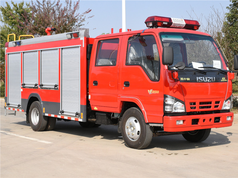 五十鈴2.5噸水(shuǐ)罐消防車(chē)