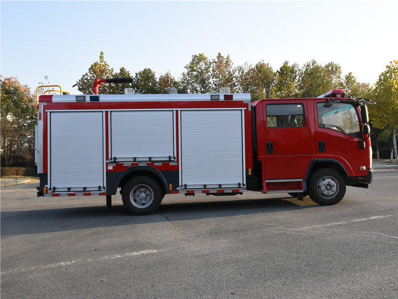 五十鈴4噸水(shuǐ)罐消防車(chē)