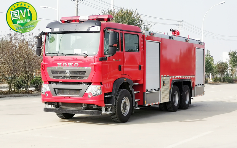 豪沃17噸水(shuǐ)罐消防車(chē)