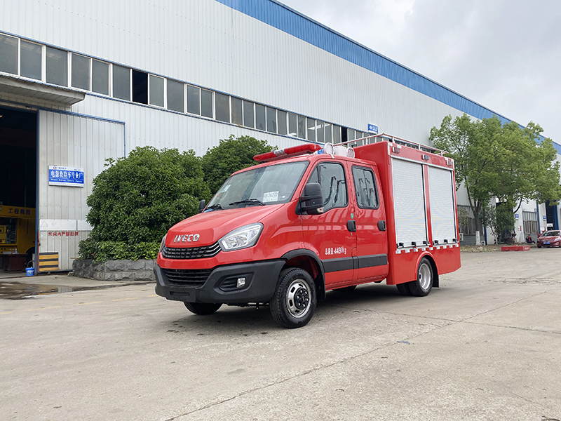 依維柯歐勝雙排500方救險車(chē)（便攜）