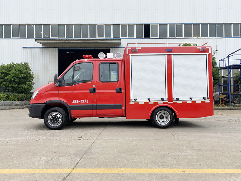 依維柯歐勝雙排500方救險車(chē)（便攜）