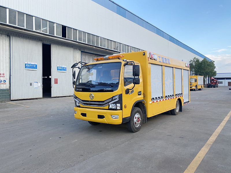 多(duō)利卡D7 1600方排水(shuǐ)車(chē)（自(zì)吸便攜）