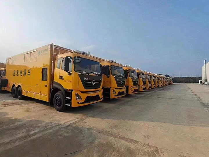 東(dōng)風(fēng)天龍後雙橋800KW電(diàn)源車(chē)