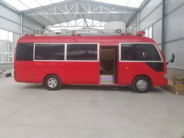 豐田考斯特多(duō)功能(néng)指揮車(chē)