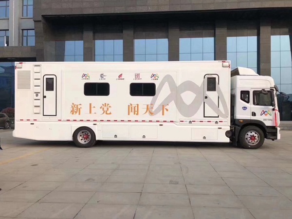 衛星通(tōng)訊指揮車(chē)