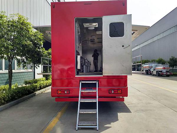 東(dōng)風(fēng)天錦餐車(chē)