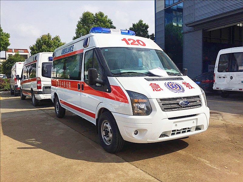 福特新時(shí)代V348長(cháng)軸中頂救護車(chē)