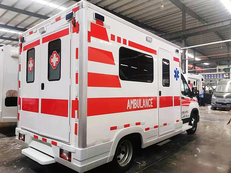 上(shàng)汽大(dà)通(tōng)長(cháng)軸方艙救護車(chē)