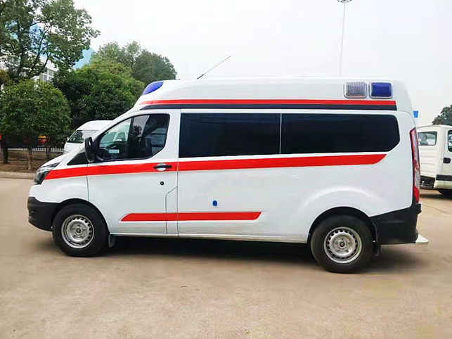 福特全順V362汽油版ABS一(yī)體(tǐ)化(huà)內(nèi)飾救護車(chē)