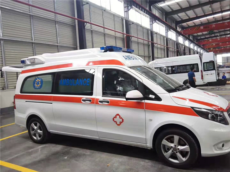 國(guó)六奔馳威霆豪華監護型救護車(chē)