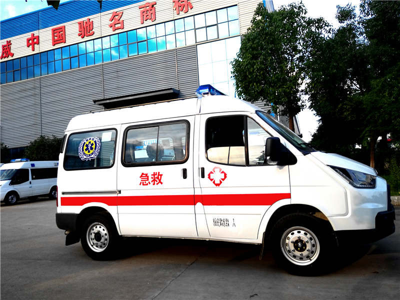 江鈴特順短(duǎn)軸柴油轉運型救護車(chē)