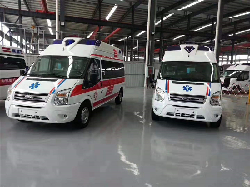 福特V348長(cháng)軸高(gāo)福星頂救護車(chē)