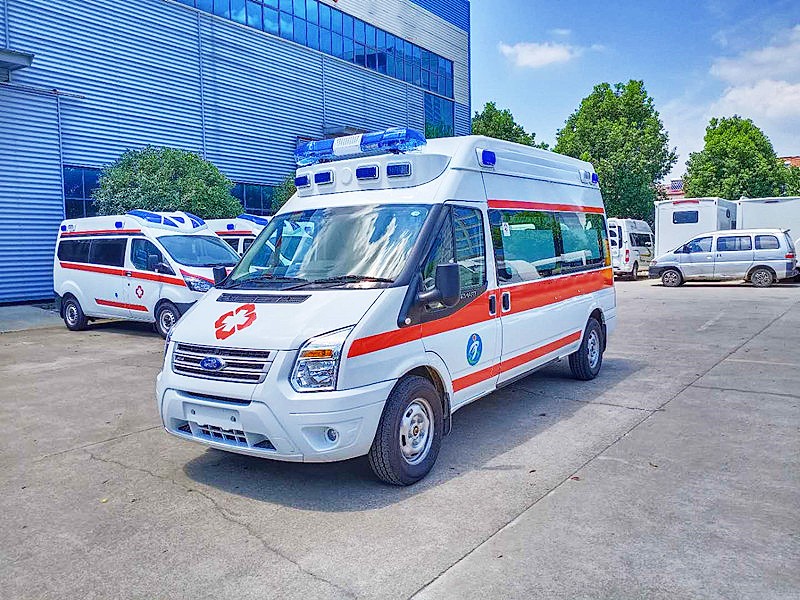 福特新時(shí)代長(cháng)軸高(gāo)頂救護車(chē)