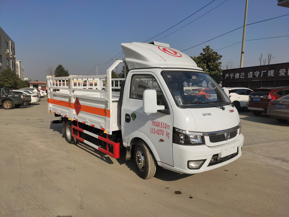 大(dà)途逸柴油4米氣瓶車(chē)