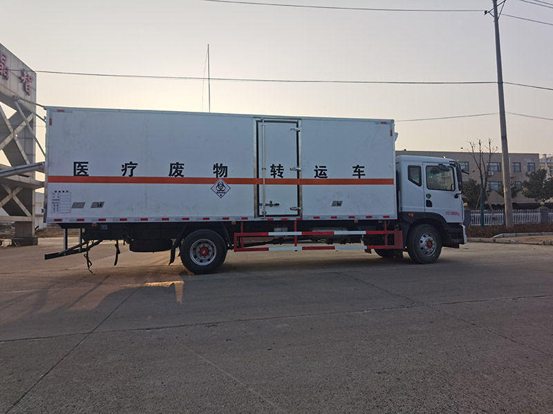 多(duō)利卡D9黃(huáng)牌醫(yī)療廢物(wù)轉運車(chē)