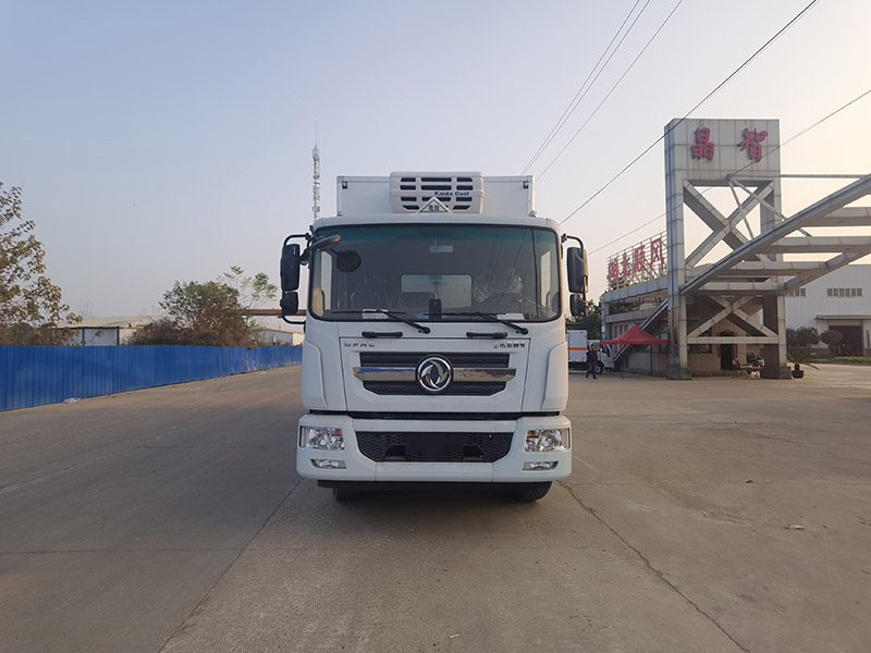 多(duō)利卡D9黃(huáng)牌醫(yī)療廢物(wù)轉運車(chē)