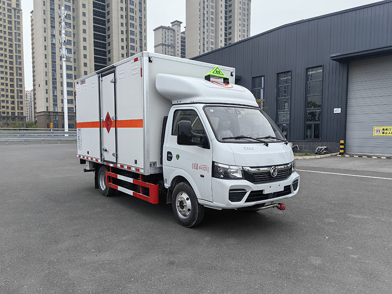 廂式東(dōng)風(fēng)大(dà)途逸 氣刹斷氣刹 4米危險品廂式運輸車(chē)